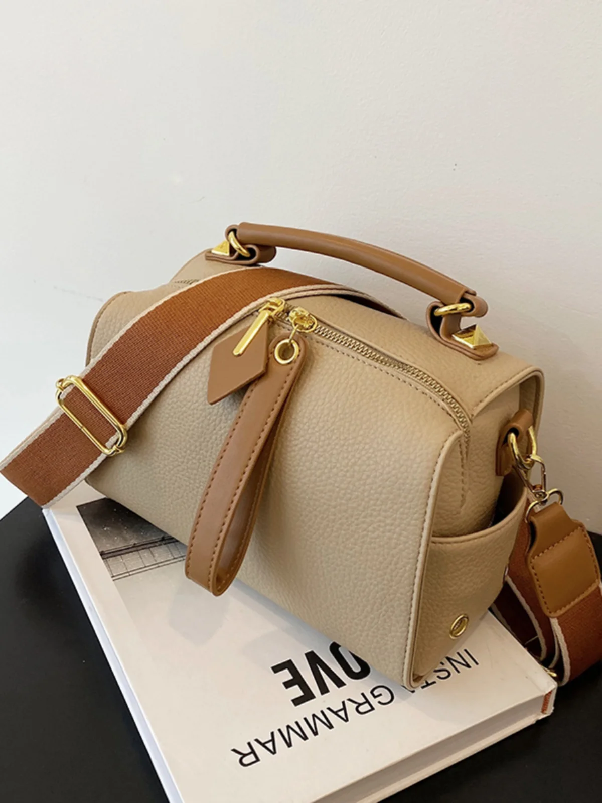 Thick Chains Crossbody Bag For Women 2023 New Luxury High Quality Brown Black Khaki Mini Square Hand Bags