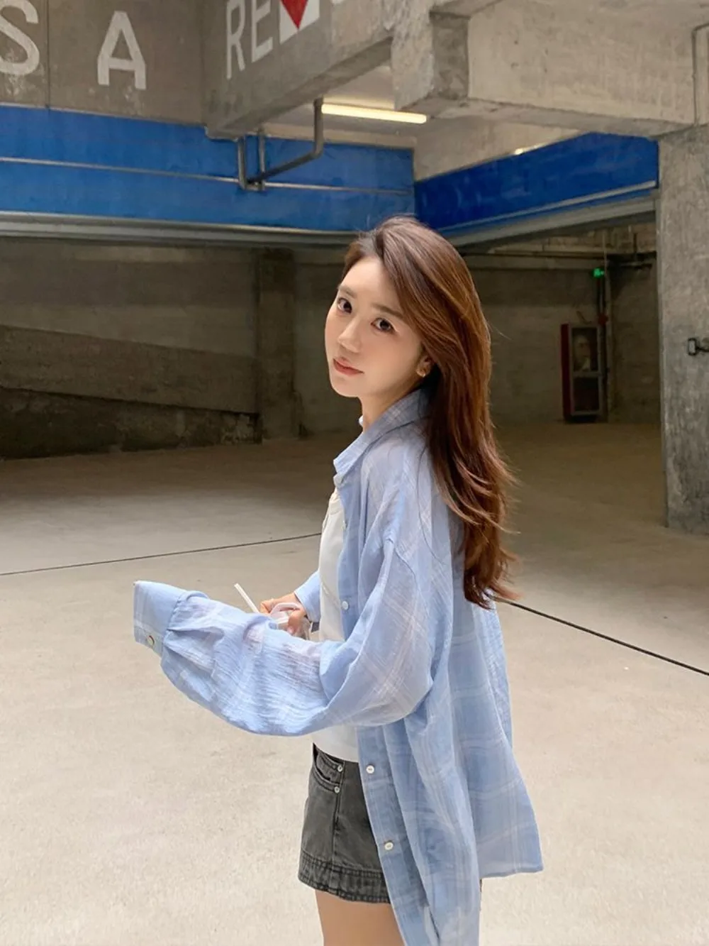 

Summer Plaid Shirt Women Lightweight Oversized Button Down Long Sleeve Top 2025 UV Protection Shacket Loungewear Essential