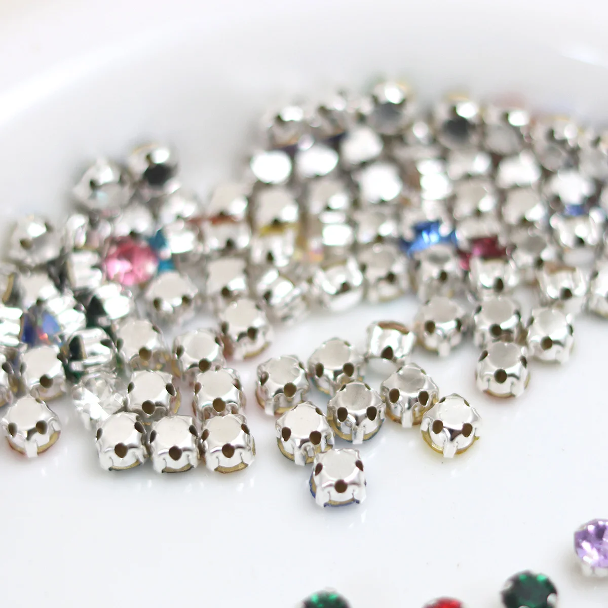 5mm 100pcs Round Sew on Rhinestones Silver Base Claw for DIY Handmade Jewelry Garments Decoration