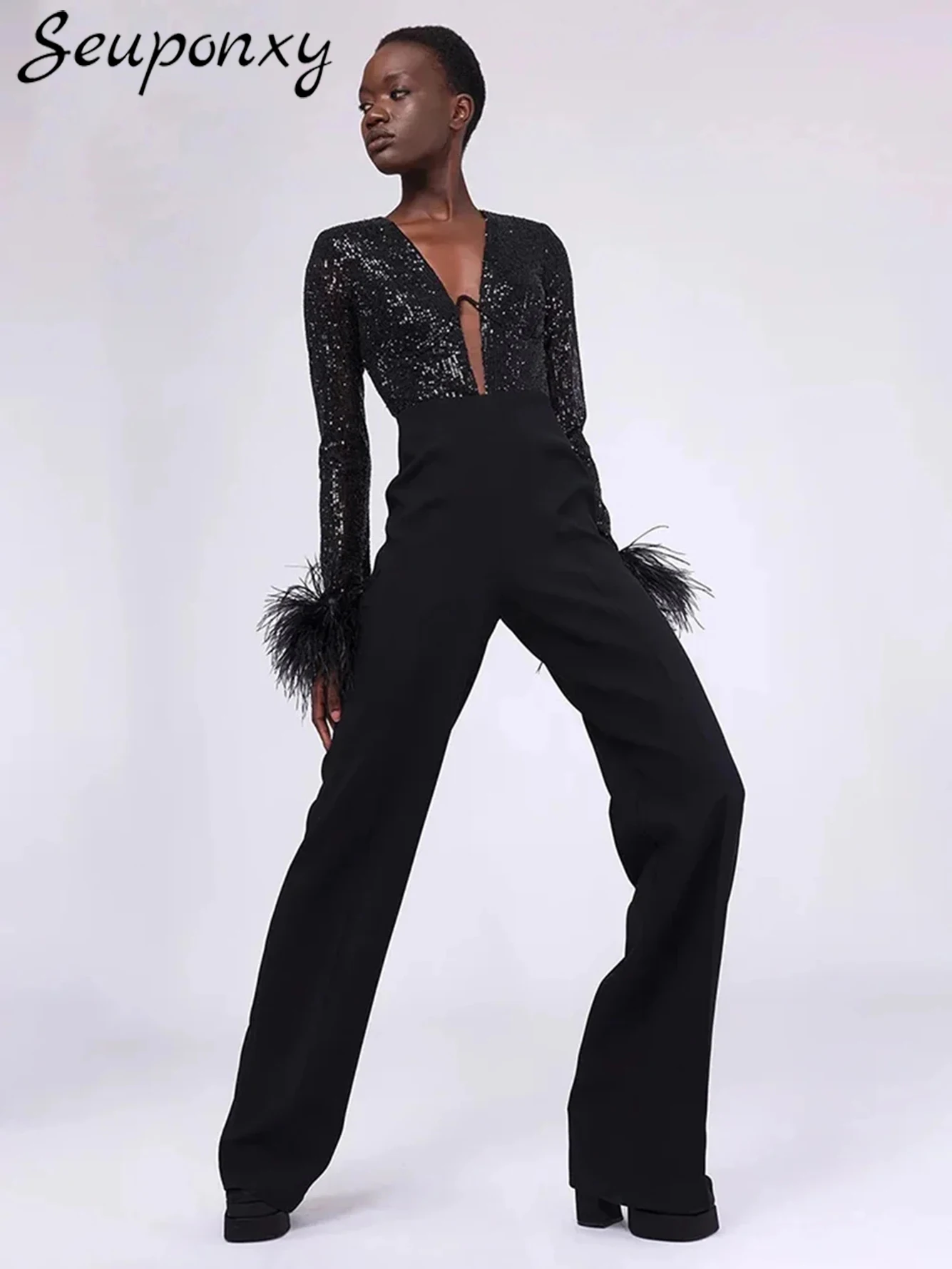 

High Quality 2024 New Women'S Black Fashion High Street Jumpsuit Sexy Long Sleeved Feather V-Neck Luxurious Sequin Jumpsuit