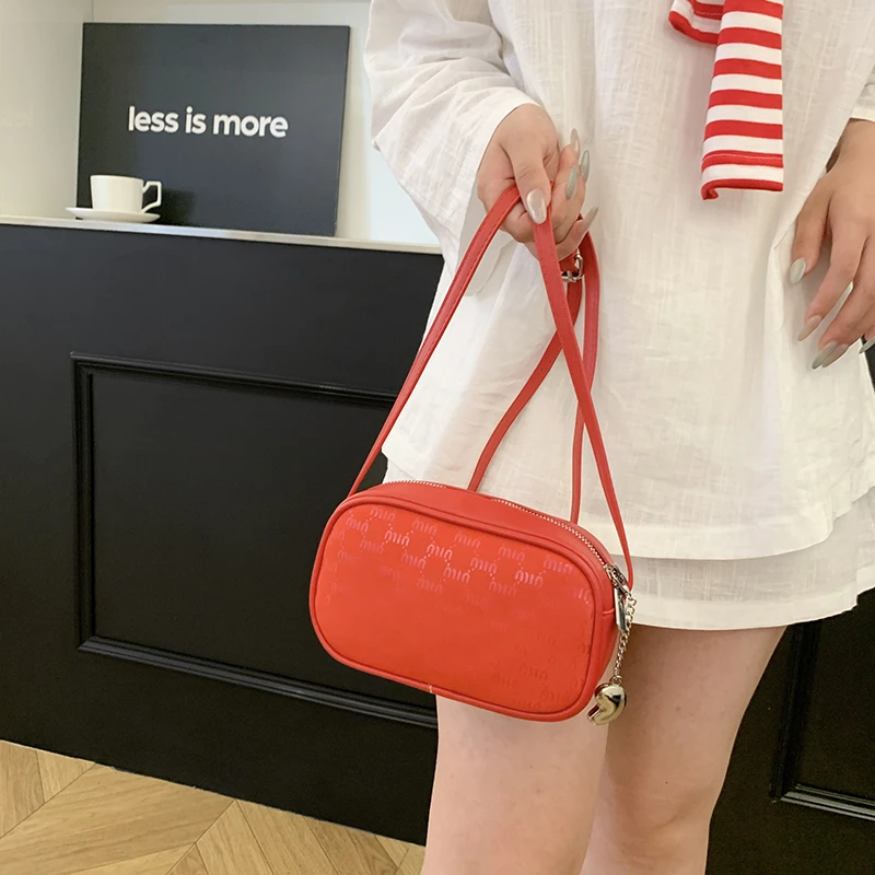 

Известные дизайнерские кожаные сумки для женщин - сумка через плечо, вариант на плечо, классический элегантный стиль