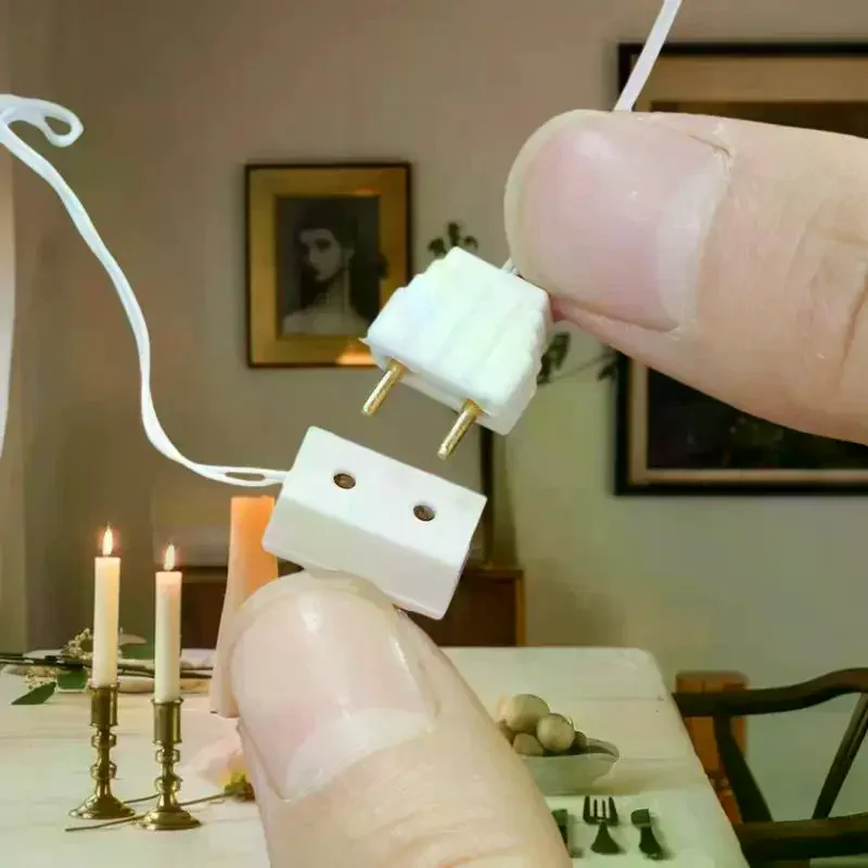 Zestaw 1/12: 4 Lampki do Domku dla Lalek, Gniazdko Transformatora, Zabawki dla Dzieci do Udawania, Miniaturowe Akcesoria do Urządzeń Domowych