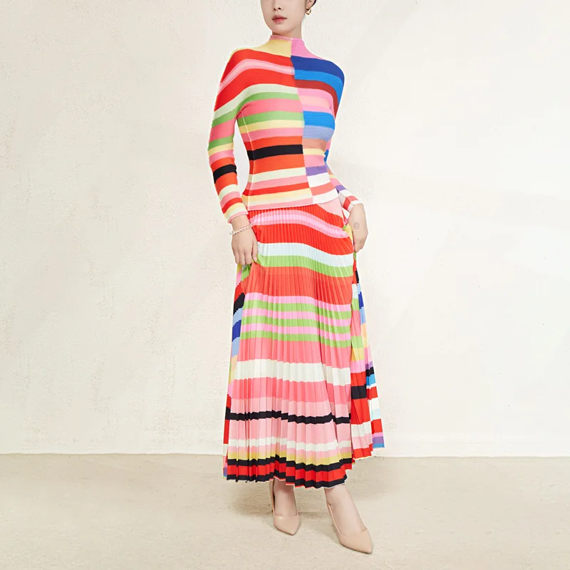 Women's Color-Blocked Fashion Two-Piece Suit, European and American Style, Slimming and Versatile Pleated Top and Skirt Set