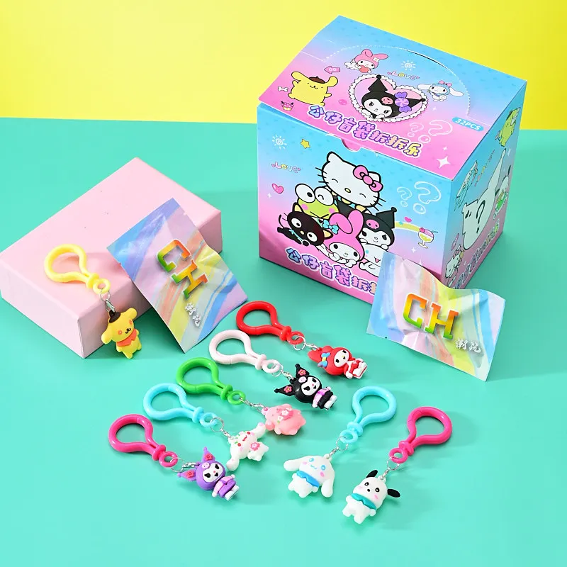 Neue 32 stücke Sanrio Labubu Familie Blind Box Schlüsselanhänger Anime Peripherie Produkte Action Spielzeug Figur Kawaii Figur Puppe Kinder Geschenke