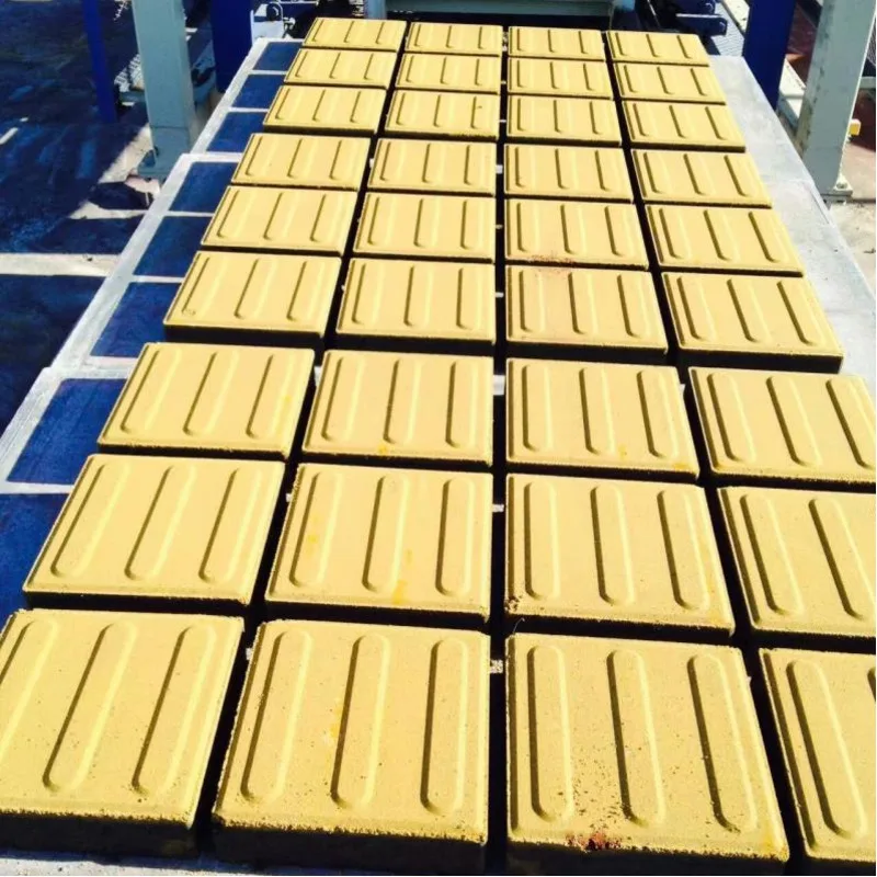 ماكينة صنع الأسمنت الهيدروليكي الأوتوماتيكية بالكامل QT6-15 ماكينة الطوب المجوف القابلة للنفاذية