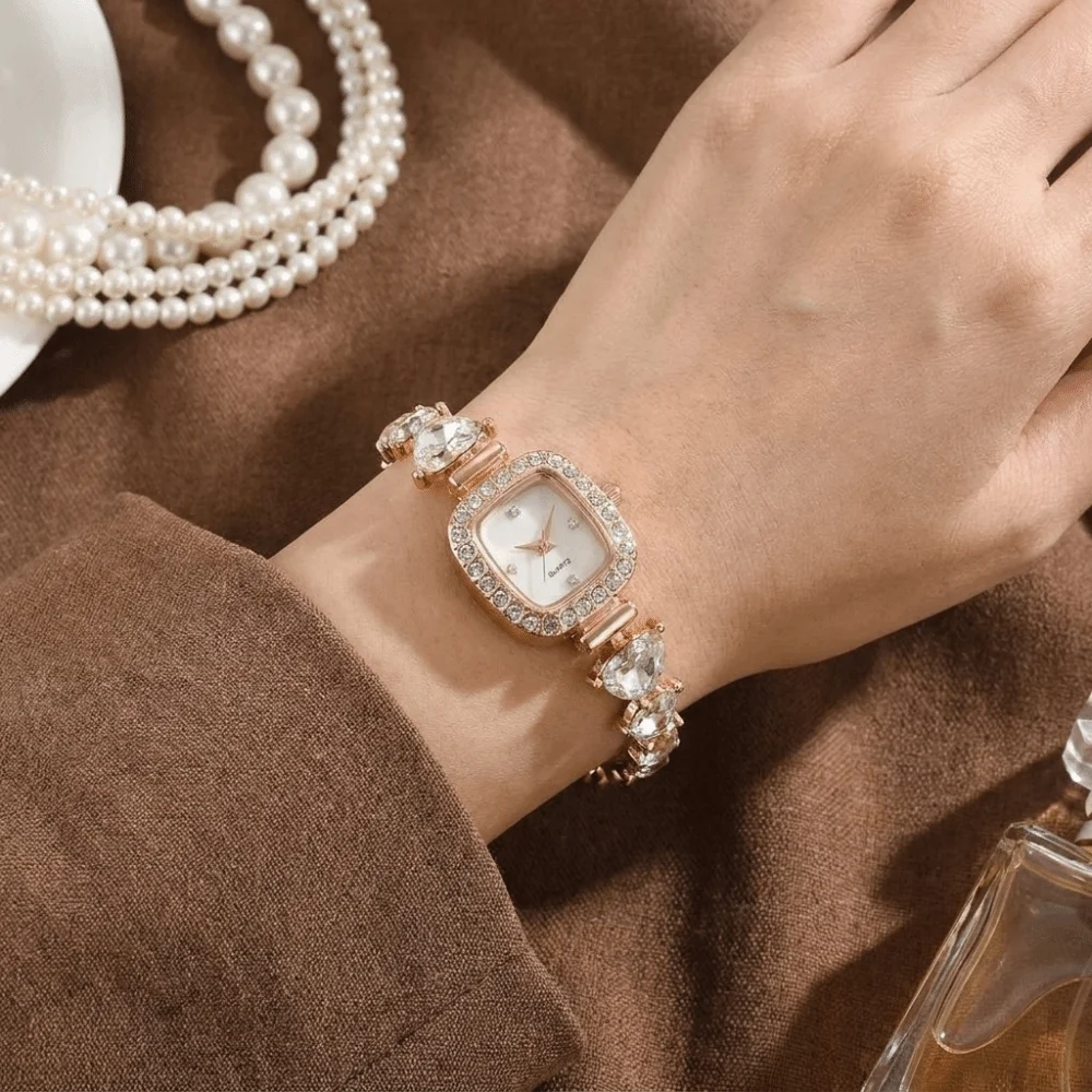 Adjustable Bracelet Watches Heart-shaped Retro Rhinestone Bracelet Watch Elegant Simple Women's Wrist Watch Birthday Gift
