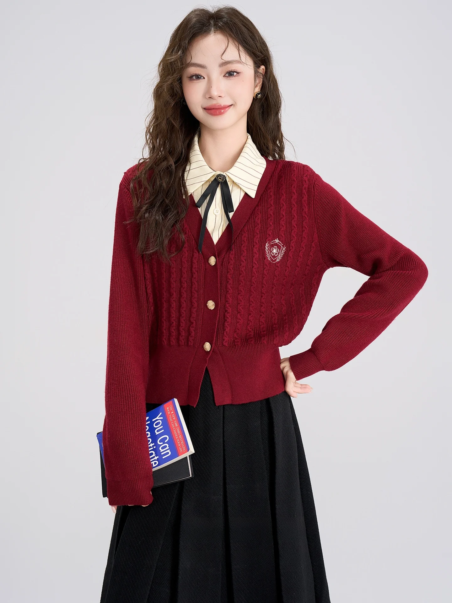 

Красный вязаный свитер и юбка: женский модный комплект для осени и зимы, новогодний наряд в студенческом стиле, имитация двух предметов