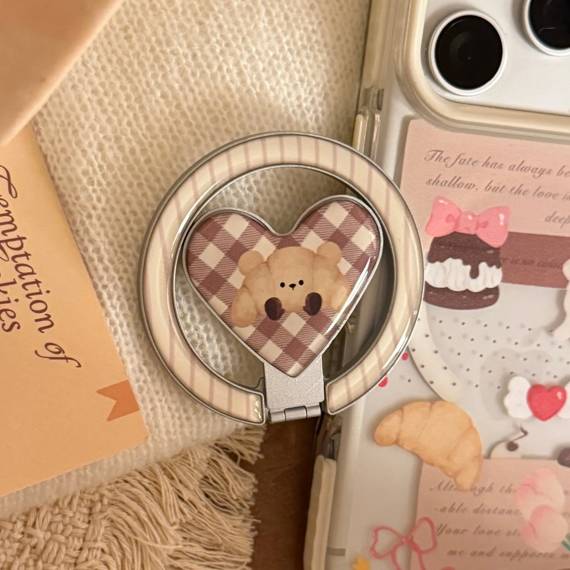 

Милый магнитный держатель для телефона в клетку с сердечками, портативная подставка-крючок Kawaii Croissant, магнитный держатель-подставка для iPhone