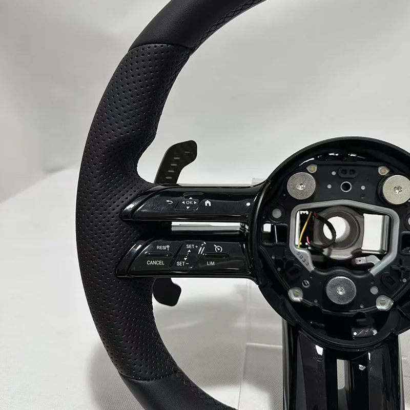 

Магнитные карбоновые подрулевые переключатели из алюминиевого сплава с LED-подсветкой для Mercedes-Benz A45S 2023