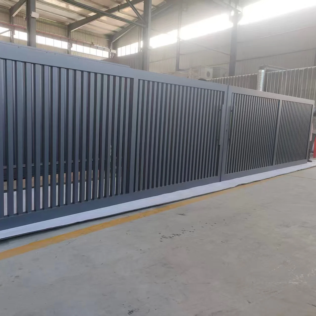 Custom Iron Main Gate Modern Front Yard Entrance Automatic Driveway Outdoor Security Residential Heavy Durable
