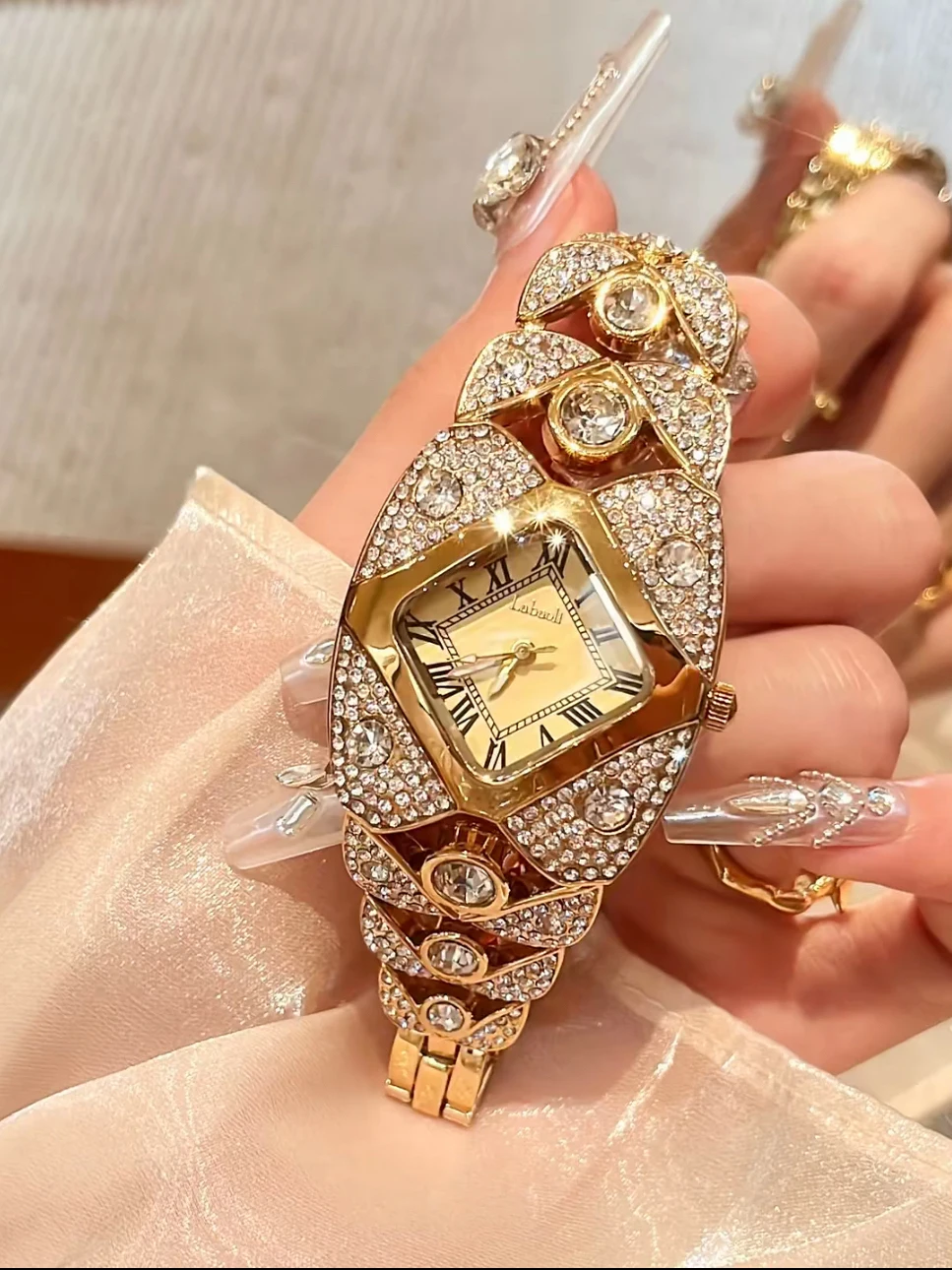 Relógio feminino elegante, relógio de pulseira elegante e personalizado, relógio de quartzo feminino moderno e estiloso, presente feminino