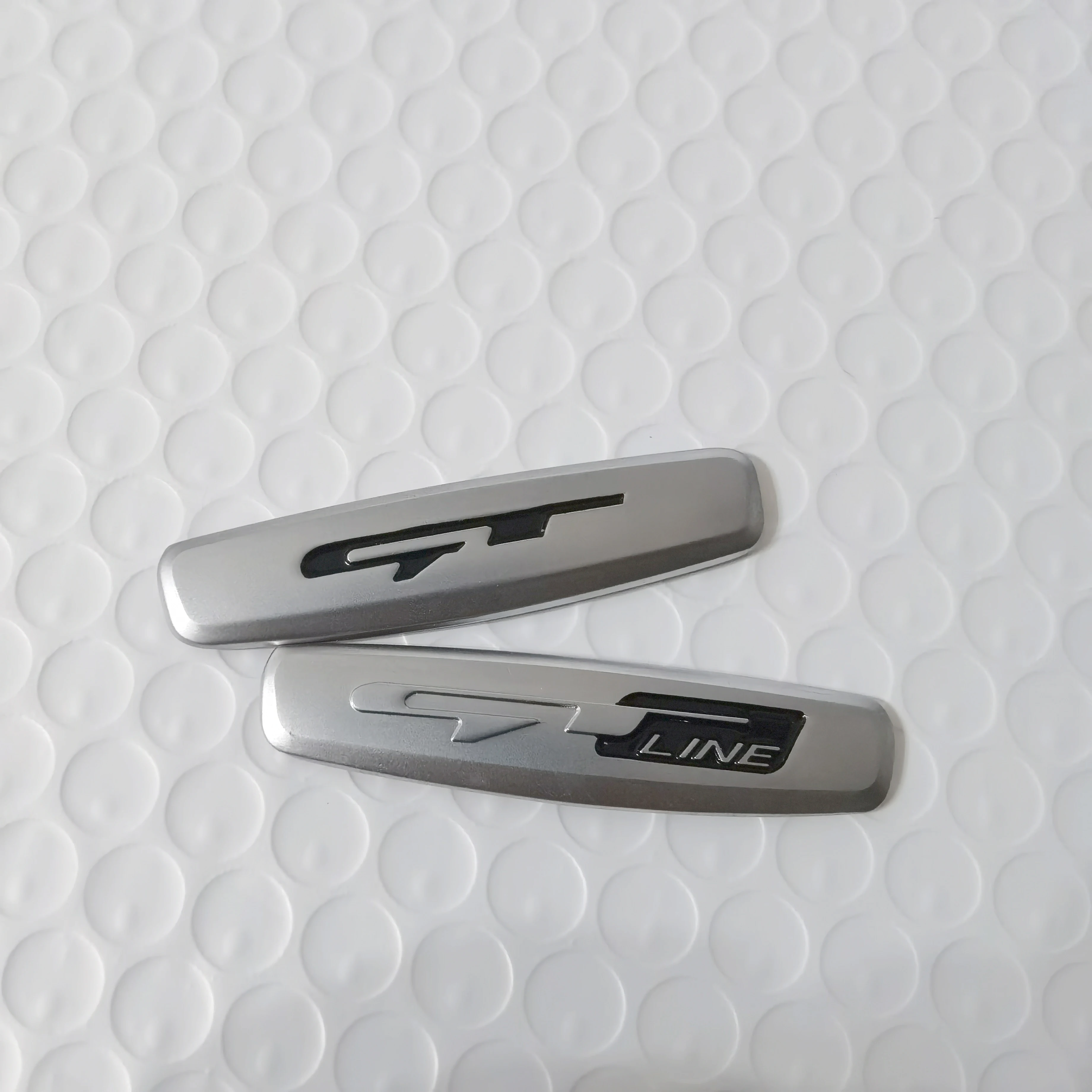 

2 шт./лот, значок GT Line для KIA, наклейка на сиденье GT, внутренняя эмблема, наклейка для KIA K5 CARNIVAL Stinger SPORTAGE OPTIMA Ceed