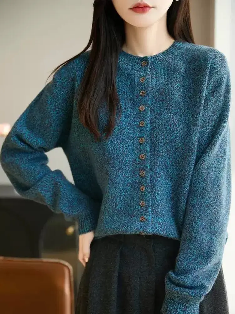 

Thiened Knitted Cardigan Women's round Ne Flower Patterned Sweater Outerwear Faionable And Warm Base Layer for Autumn W...