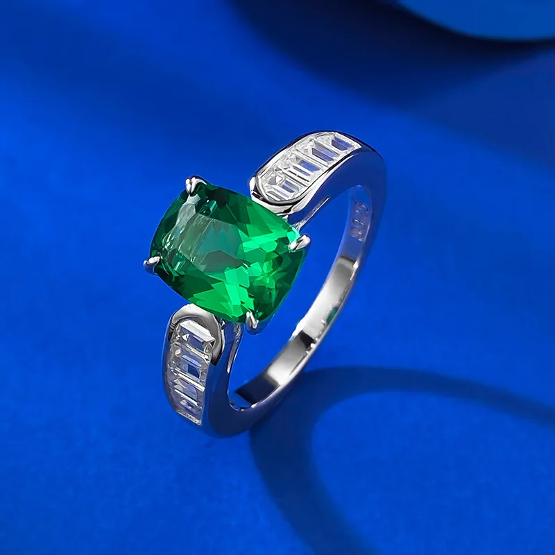

New S925 Silver Green Ring Artificial Emerald Women's Daily Light Luxury