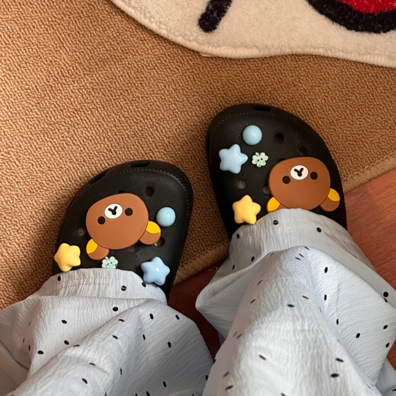 MINISO القابلة للإزالة Rilakkuma الدب سلسلة الأحذية السحر ل قباقيب حسن الحظ البرسيم لتقوم بها بنفسك دائم ABS المواد هدايا حفلة عيد الميلاد