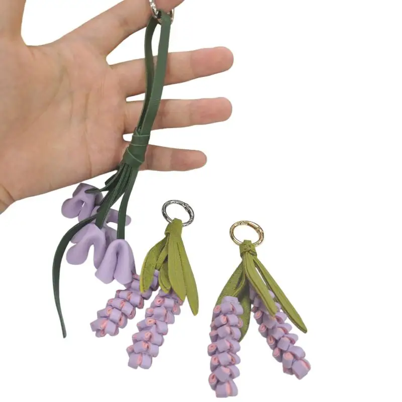 1 Stück Lila Lavendel-Osmanthus-Blumen-Schlüsselanhänger, Niedliches PU-Leder Blumen-Taschenzubehör für Liebende/Realistische Blume/Gutes Geschenk – Detail 1