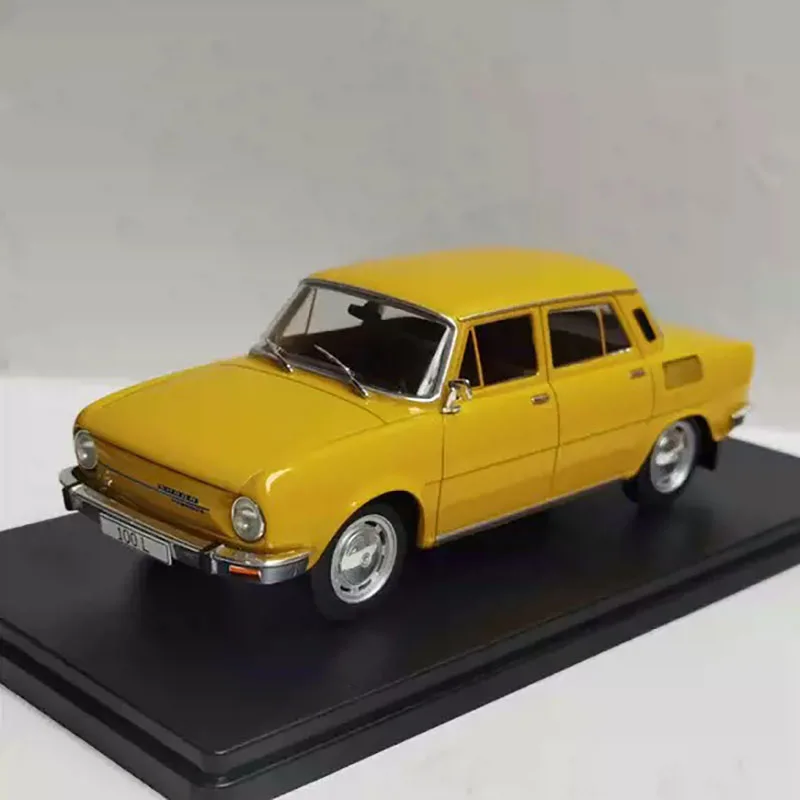 Diecast 1:24 Scale SKODA 100L Alloy Simulation Car Model Toy Collectible Ornaments