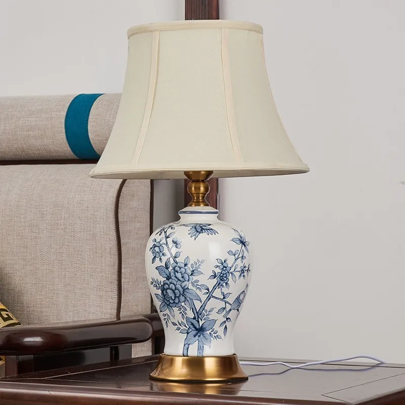 Classical blue and white ceramic desk lamp Chinese living room study desk lamp master bedroom desk lamp