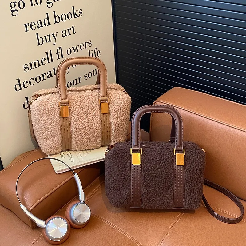 

Luxury Designer Winter Plush Handheld Boston Bag Versatile Style New Fashionable Bag for Women