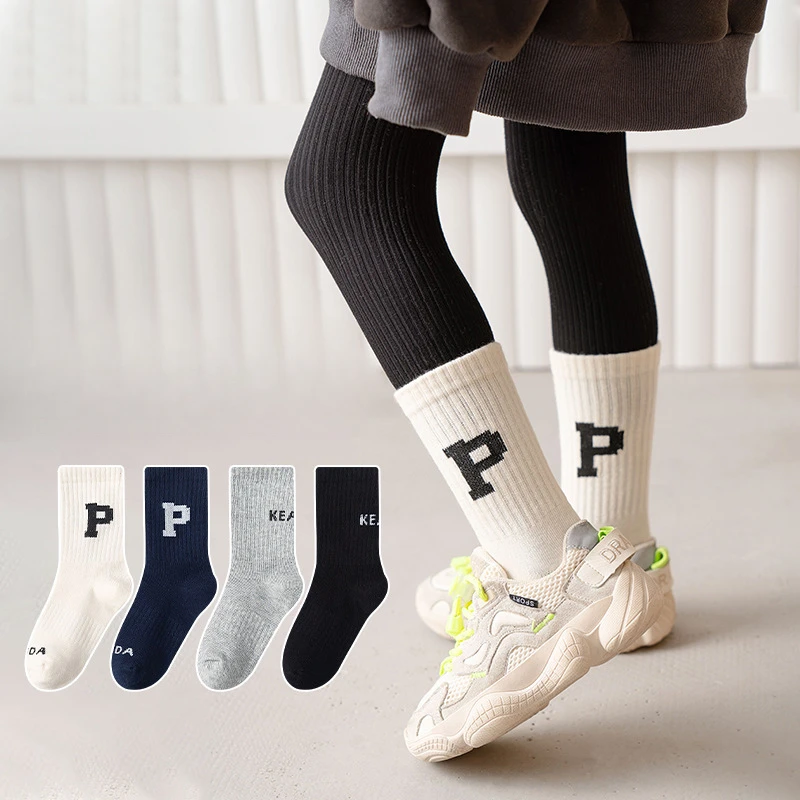 4 Pairs of Children\'s Fashion Letters for Boys and Girls Comfortable Sports Styles Fall and Winter Mid-tube Socks