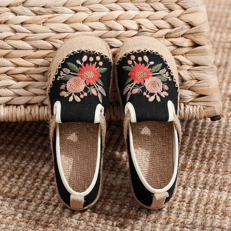 Women\'s Embroidery Flowers Shoes Handmade Non-slip Breathable Loafers Round Head Lightweight Comfortable Flats Sapato Femininos