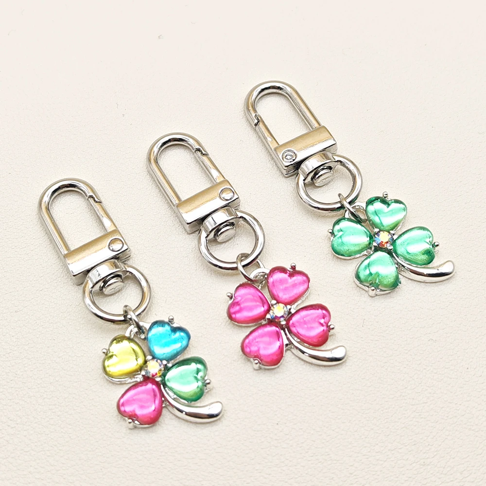 لطيف بلينغ محظوظ أربع أوراق الهاتف Charms قلادة المفاتيح الحال بالنسبة iP 14 Airpods الحلو Y2K الوردي الأخضر Ins كوريا اليابان اكسسوارات