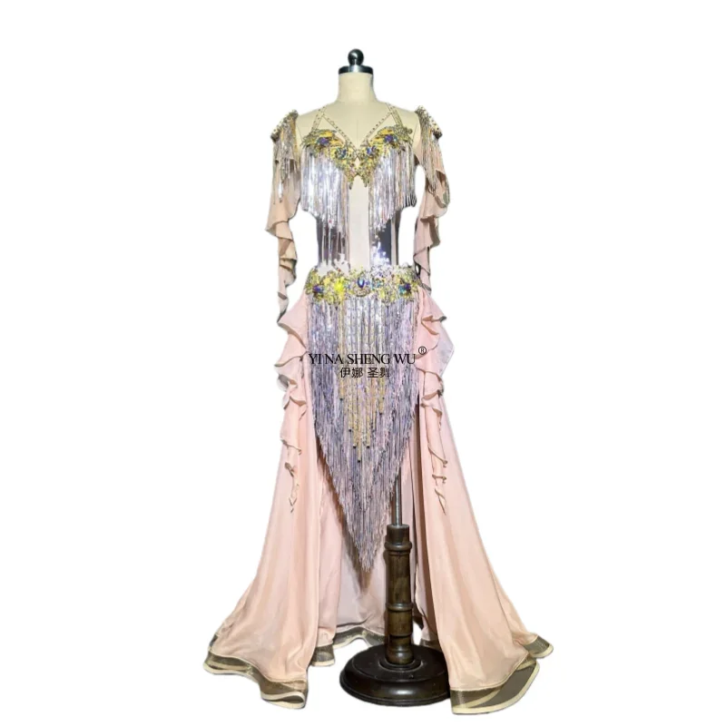Set di gonne con nappe per reggiseno di danza del ventre con strass di lusso Set di costumi da cabaret sexy di fascia alta personalizzati per ballerini da competizione