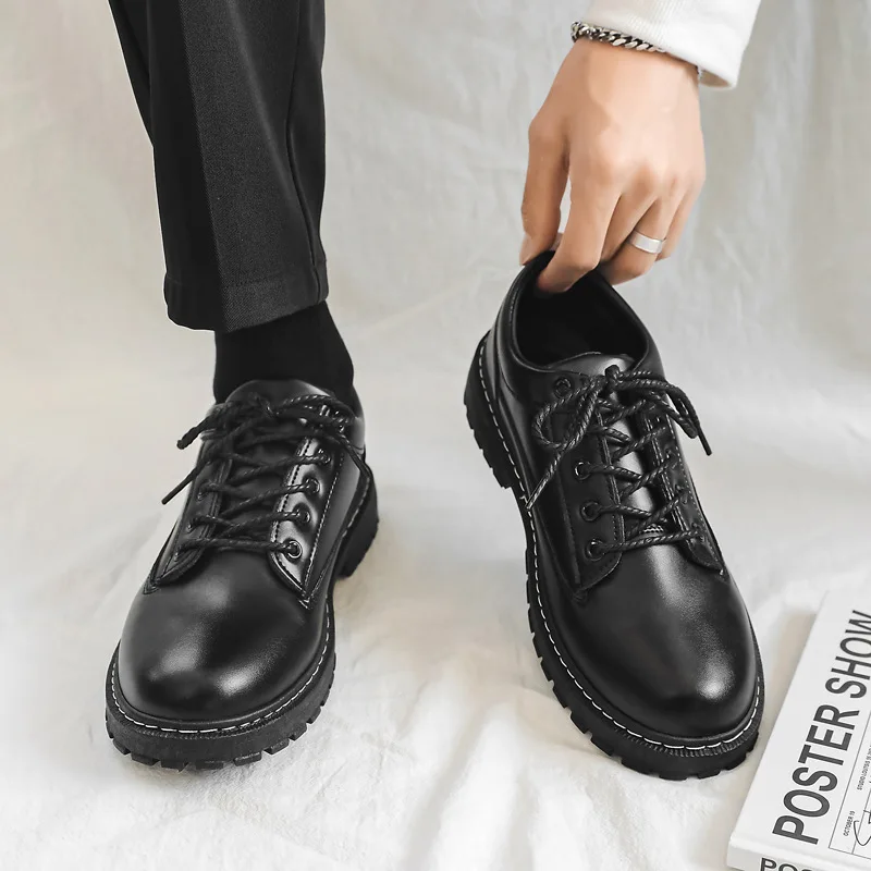 Zapatos de cuero pequeños negros para hombres, traje informal para adolescentes, moda, cien guapo