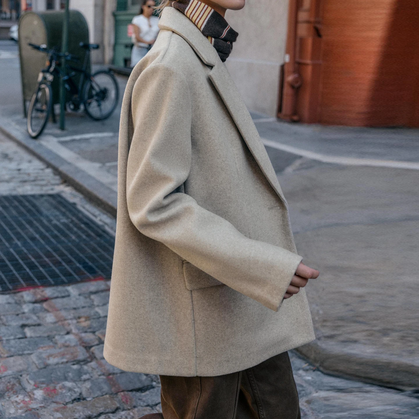 ชุดสูทผู้หญิง Z แบบกระดุมเดี่ยว ดีไซน์ทันสมัย สไตล์ลำลอง รุ่นใหม่ล่าสุดปี 2025 แขนยาว เหมาะสำหรับใส่ในชีวิตประจำวัน