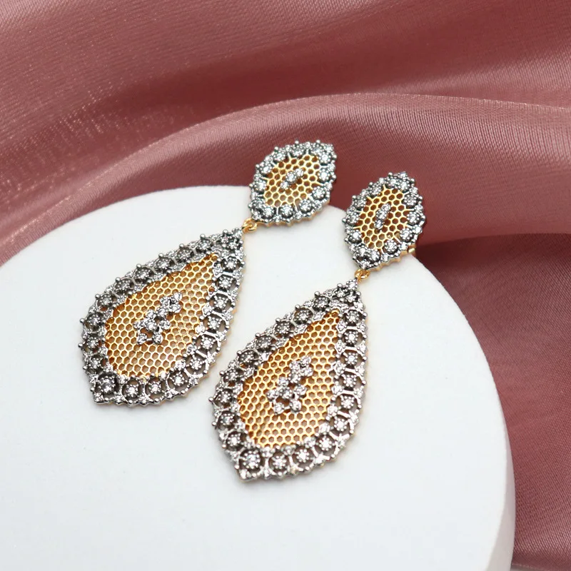 

Hollow Design Water Drop Earring for Women Gold Color Sparking Ear drop Geometry Vintage Jewelry for Party Wedding