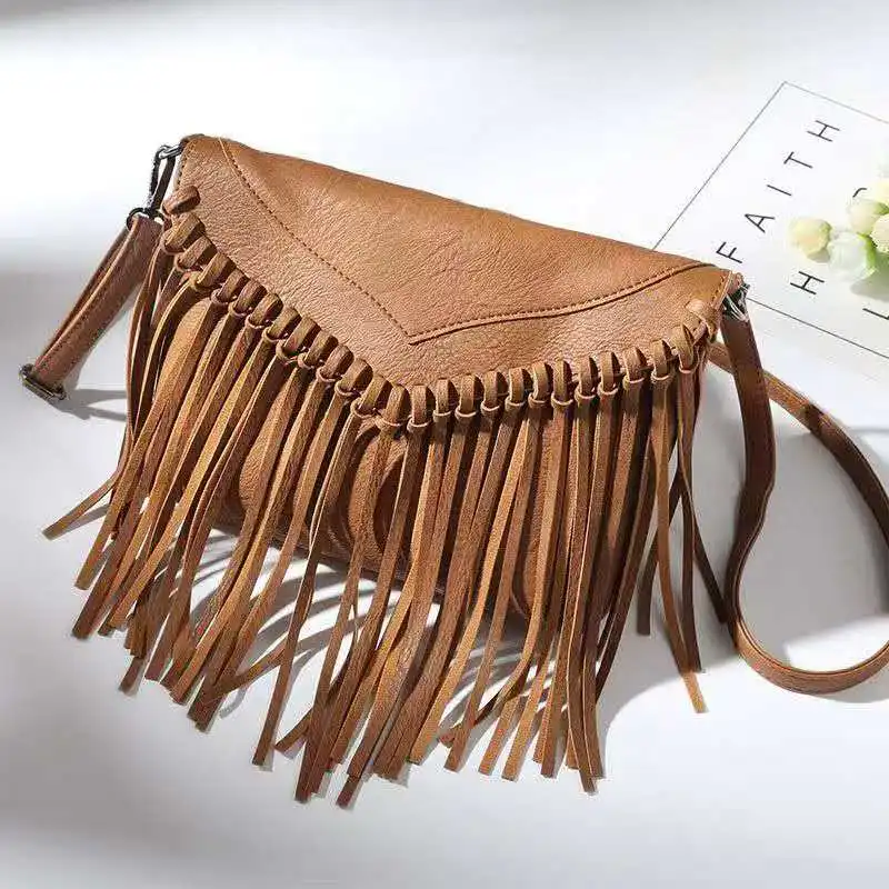 

2026 Fashion fringed handmade envelope-style shoulder bag for women single shoulder strap suitable for summer stylish and versat