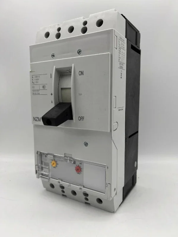 Disyuntor de caja de plástico NZMN3-AE400 nuevo interruptor de aire original 50KA en stock