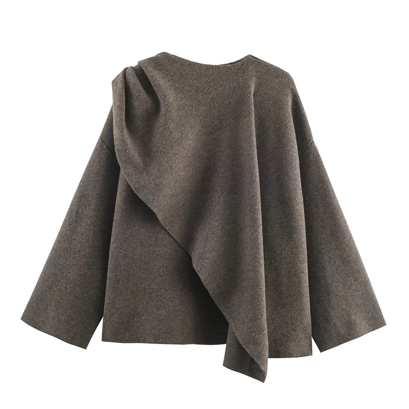 

2025 Fall/Winter new women's fashion, featuring a scarf knit cape with a scarf-style design and asymmetrical cut.