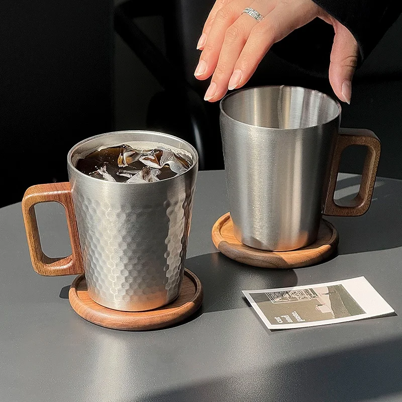 tasses-industrielles-en-acier-inoxydable-304-avec-poignee-en-bois-–-tasses-a-cafe-a-eau-vintage-pour-restaurant-lait-jus-biere