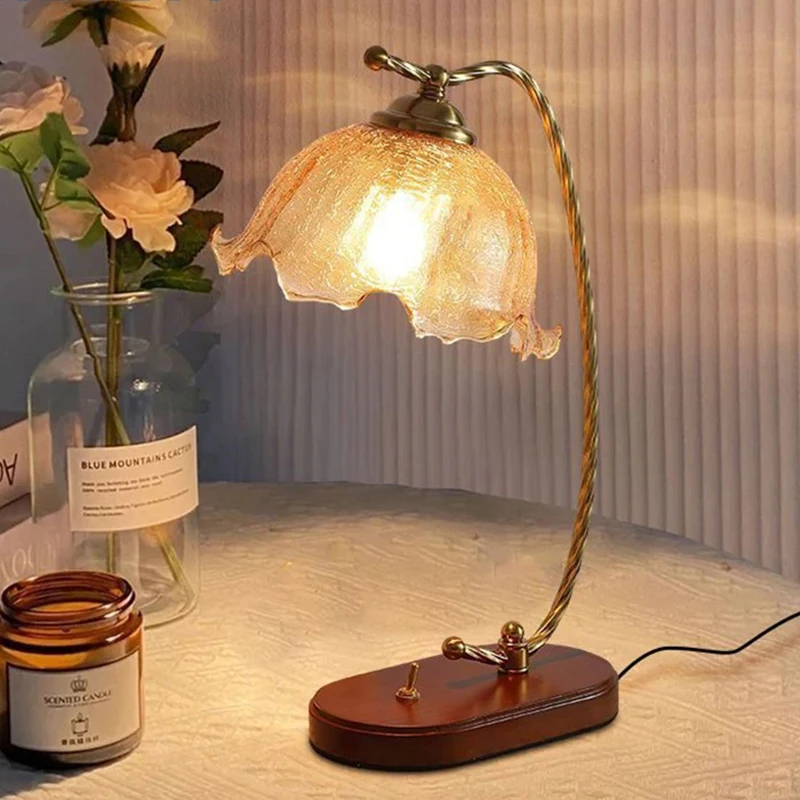 Retro Glazen Bureaulamp Bloem Sfeer Decoratieve Lamp Slaapkamer Bed Lezen Nachtlampje Woonkamer Homestay Verlichtingsarmatuur