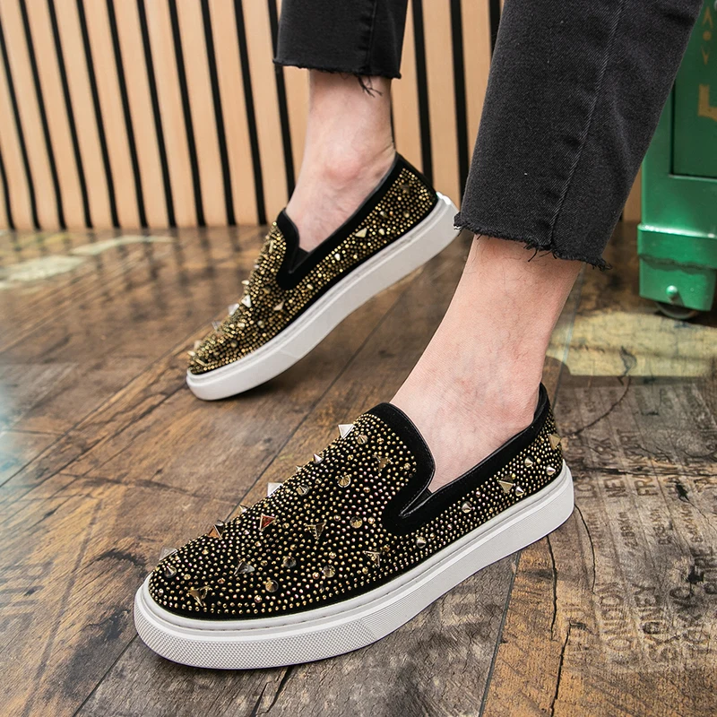 

Men Casual Fashion Board Shoes Black Gold Men Lightweight Comfortable Brand Loafers British Business Office Travel Shoes 38-45