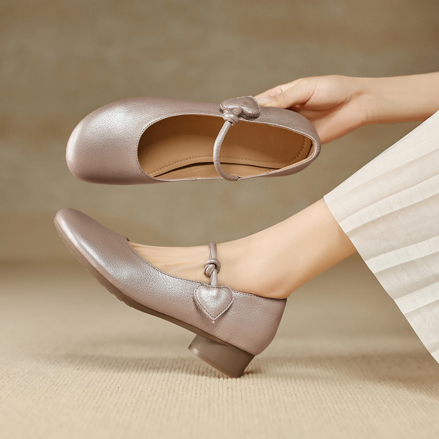 2026 new spring autumn women pumps natural leather 22-25cm sheepskin+pigskin round toe buckle mary janes women shoes  fashion