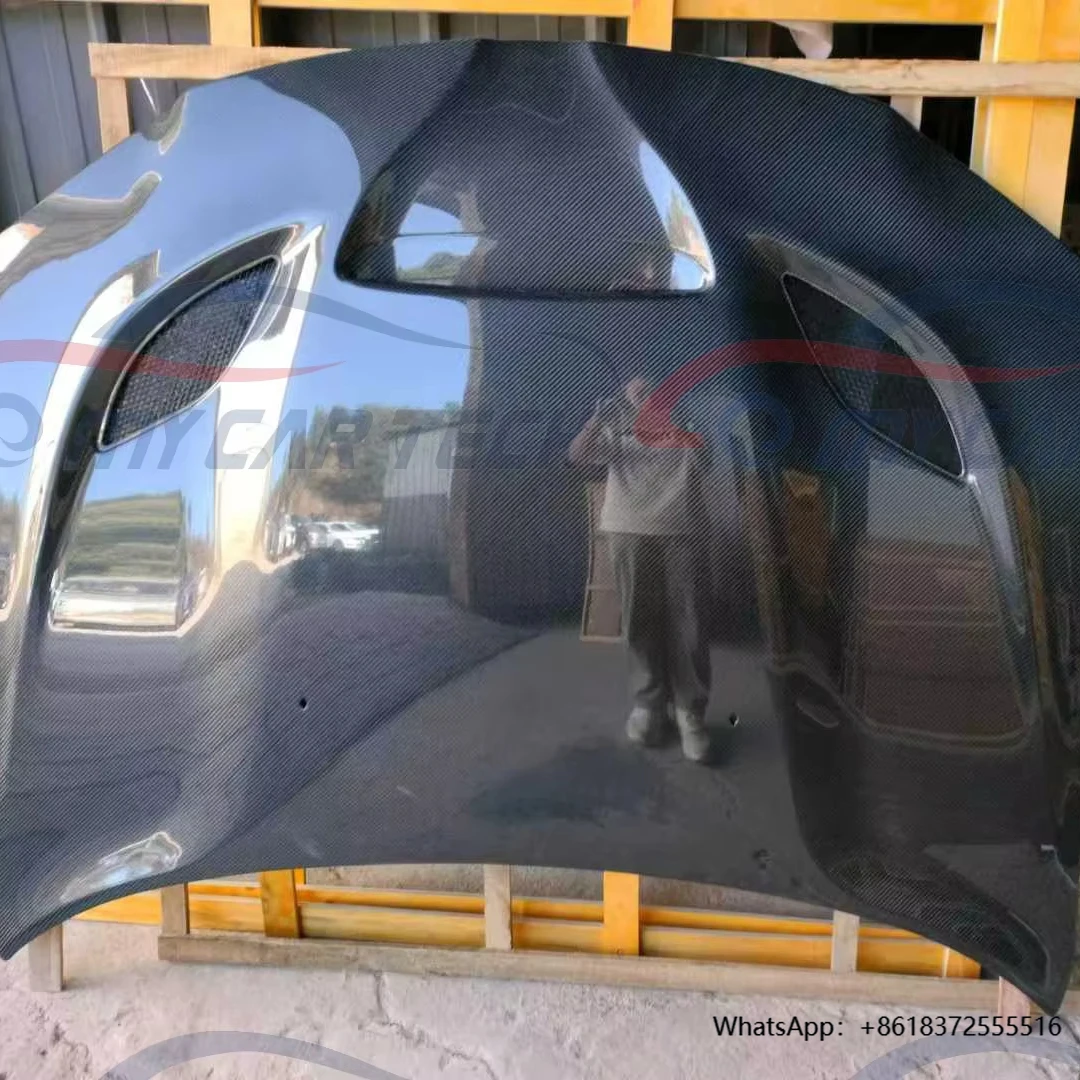 

daCarbon Fiber Hood for Chrysler C300