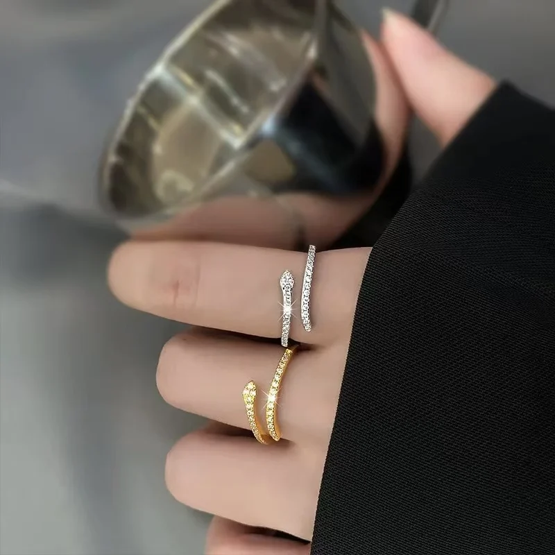 

Fashion 925 Sterling Silver Snake Shape Ring Shiny Exquisite Animal Shape Ring Birthday Gift for Women Fine Jewelry