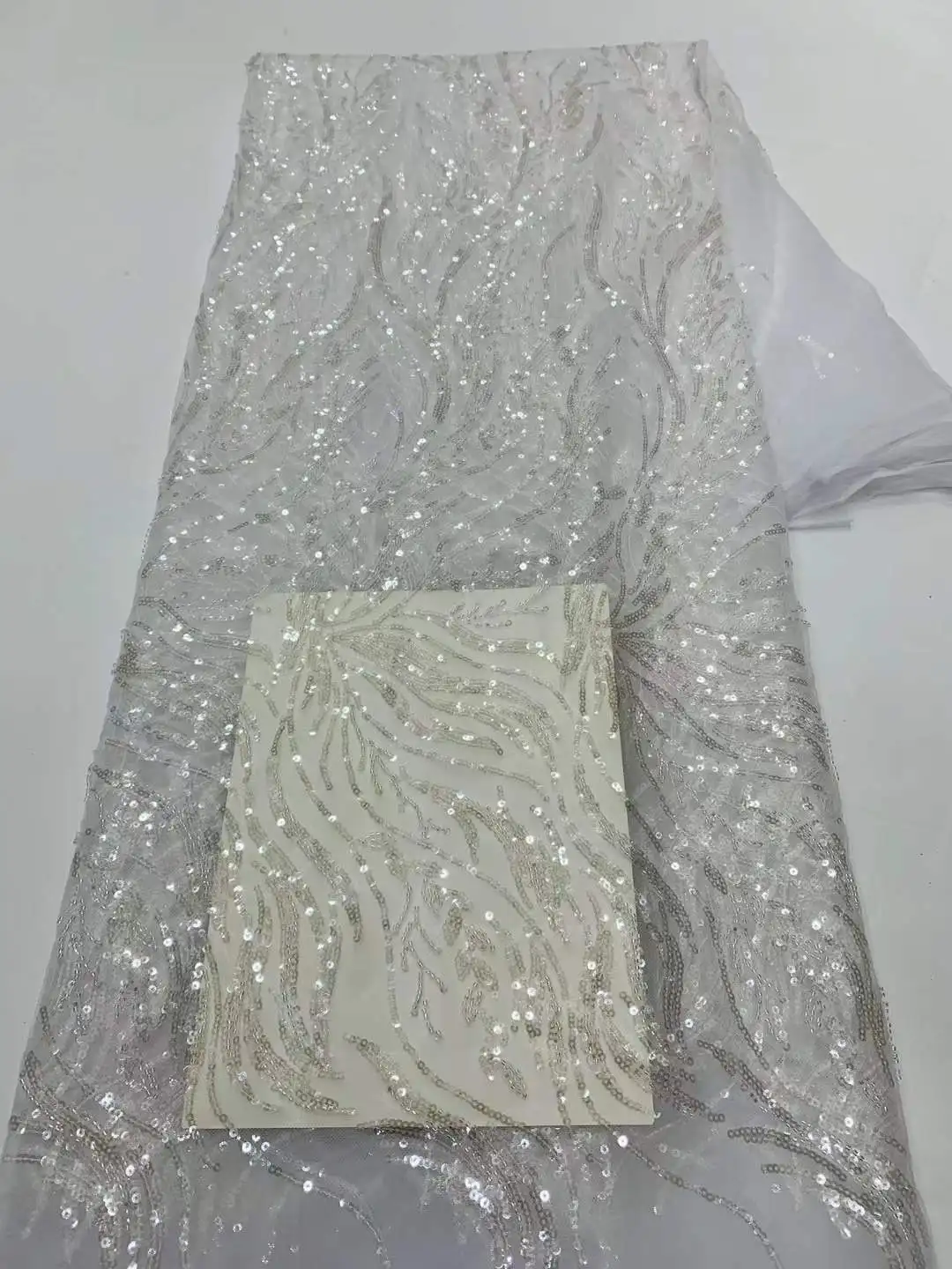 

2025 African French Nigerian High End Tulle Lace Fabric With Beads Sequins Embroiderg Mesh for Wedding Party Bride Sewing Dress