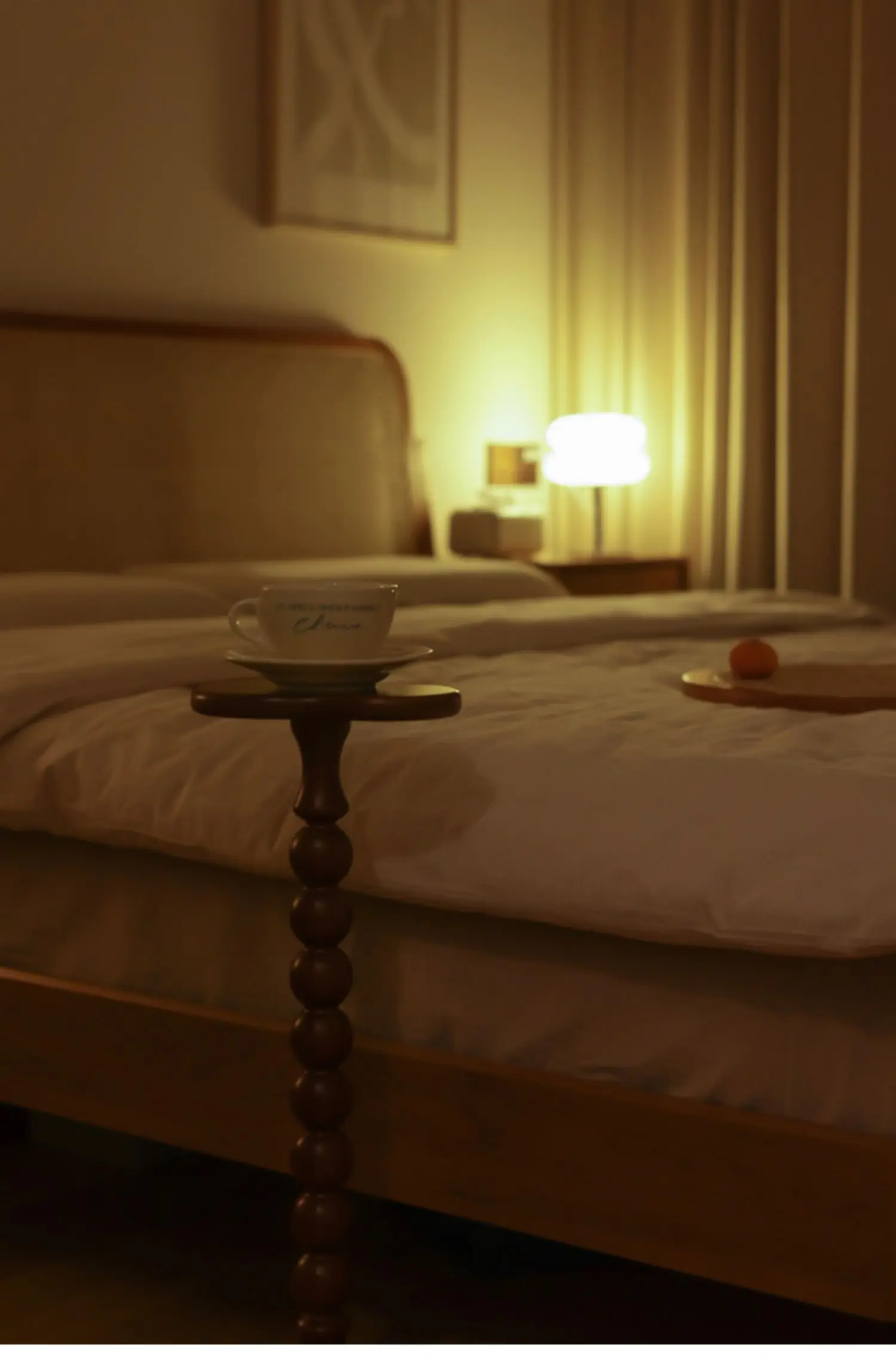 Medieval solid wood small coffee table, sofa edge, bedside small table, rack corner