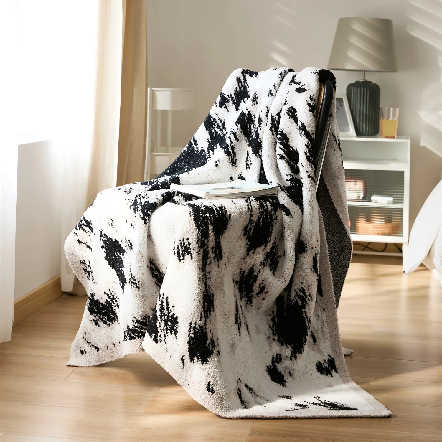 Soft Floating Light Half Flannel Knitted Nap Soft Outfit In Spring Autumn and Winter Paired with Sofa Blanket