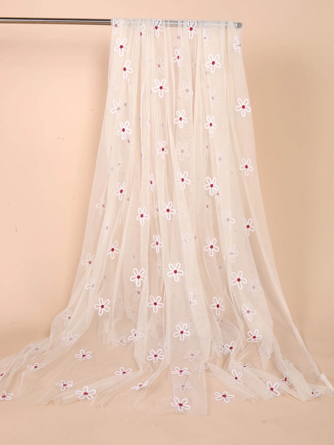 Neuer Stil Bestickte Blumen-Tischdecke Mesh-Spitzenstoff Weicher Tüllstoff für Hochzeit Esstisch Kommode Tischdekoration