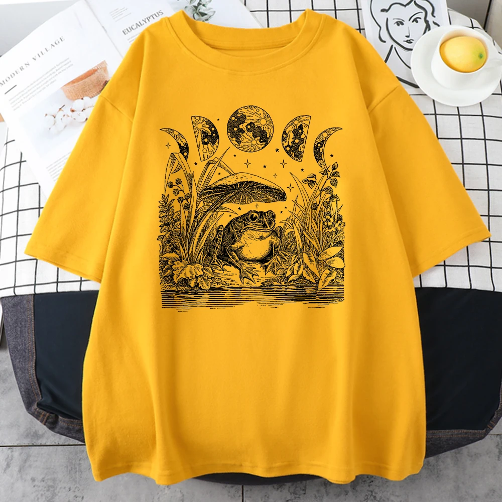 Cute Cottagecore Aesthetic Frog Mushroom Moon Witchy T-Shirt Men Crewneck Cotton Summer O-Neck Tee Clothes Oversize Mens T Shirt