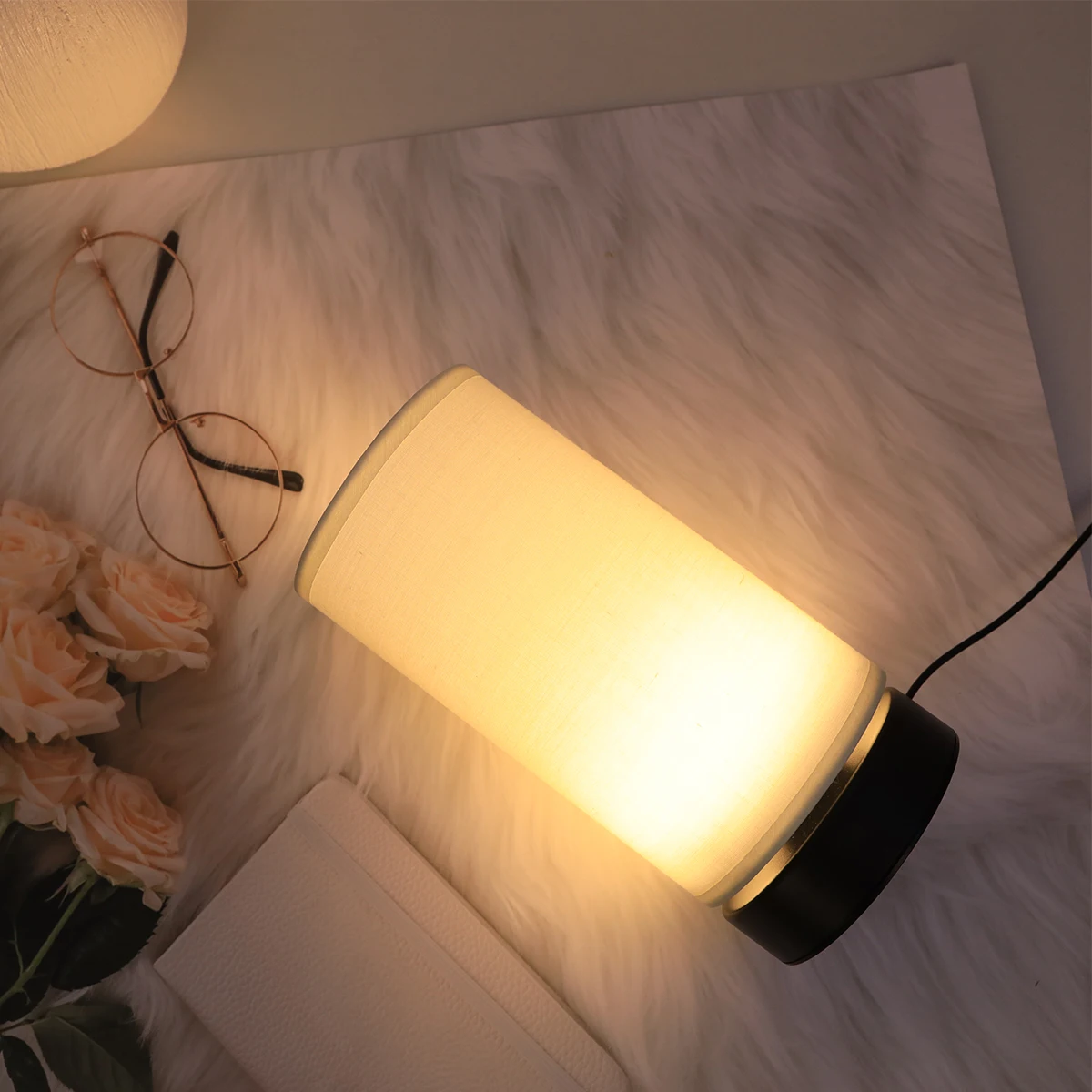 Modern circular fabric table lamp, USB warm light bedside sleep lamp, bedroom and study decoration atmosphere lamp