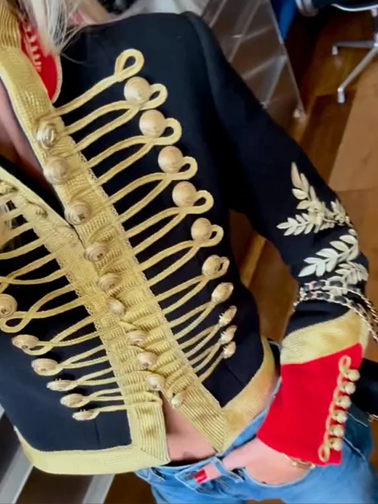 Jaqueta Curta Dourada Feminina Estilo Napoleão com Gola Alta e Botões, Manga Longa, Ajustada, Nova Coleção Primavera 2026, Moda Streetwear