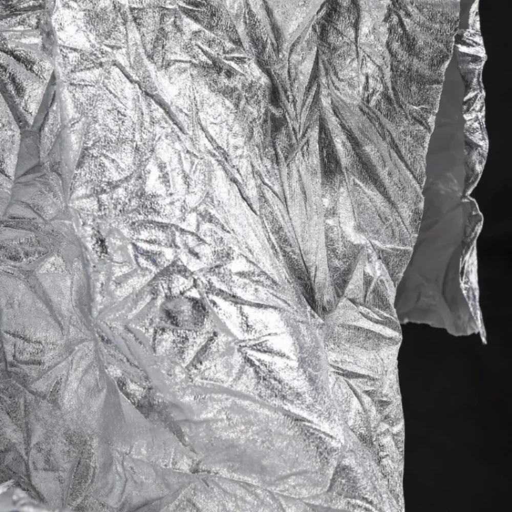 

Серебряная металлическая плиссированная ткань для мягкого светоотражающего креативного украшения «сделай сам», дизайнерская одежда для сцены, ткань для шитья во дворе
