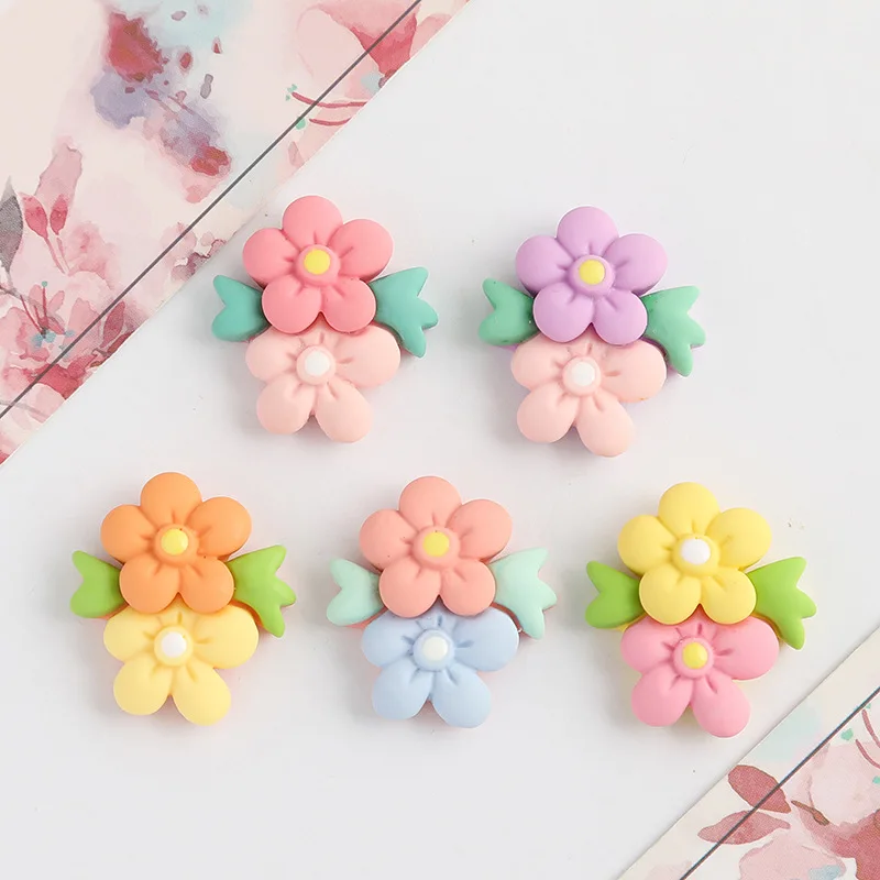 100pcs 23x25mm Dual Color Flower Cabochon Resin Peach Blossom Charm for Diy Crafts Figurines Decoration Jewelry Accessories