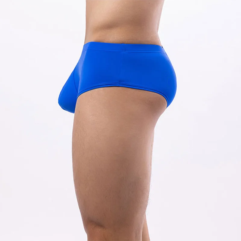 ملابس داخلية للرجال خفيفة الوزن بلون موحد وملابس داخلية ناعمة قابلة للتنفس مع تصميم خلفي مجوف للرجال