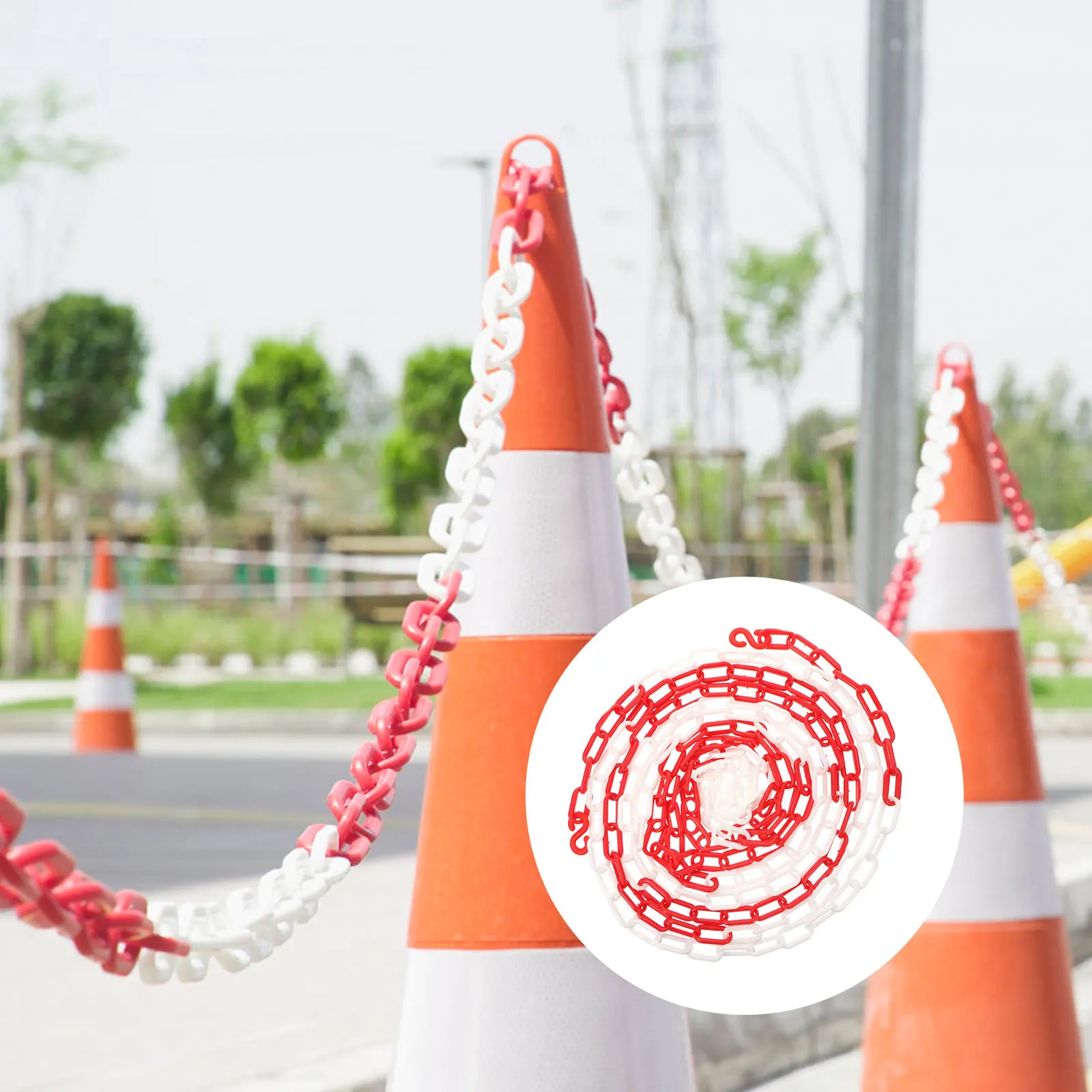 

5M Red and White Plastic Safety Chain for Crowd Control Outdoor Indoor Use Weatherproof Rustproof Non-Fading Caution Barrier